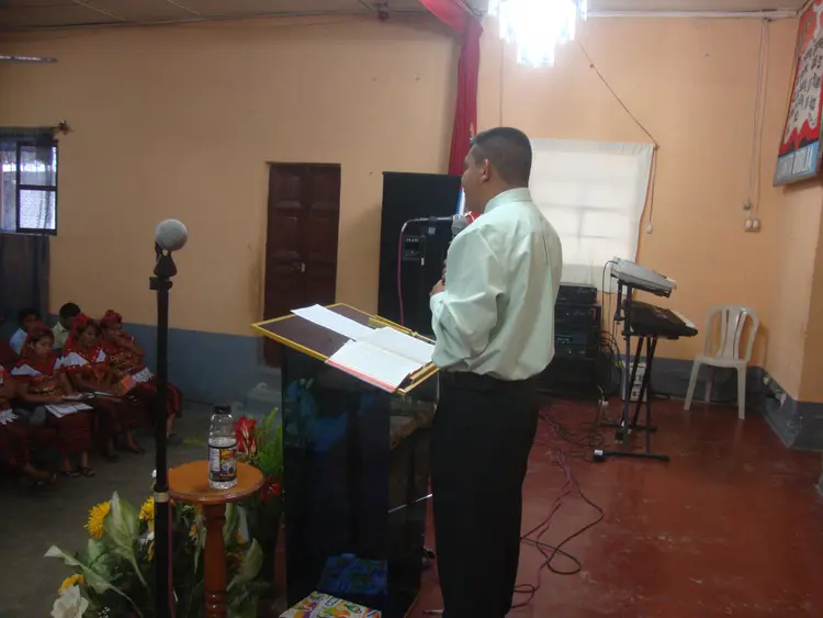 Xtxole'n Yol Kataj le Kayol/Predicando la Palabra de Dios en Awakateko