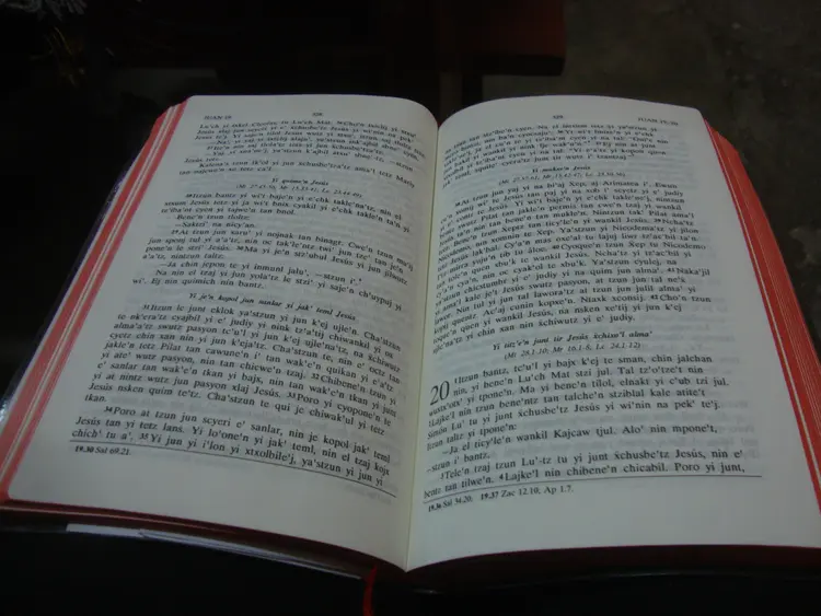 Yi Yol Kataj le Kayol/La Biblia en Awakateko